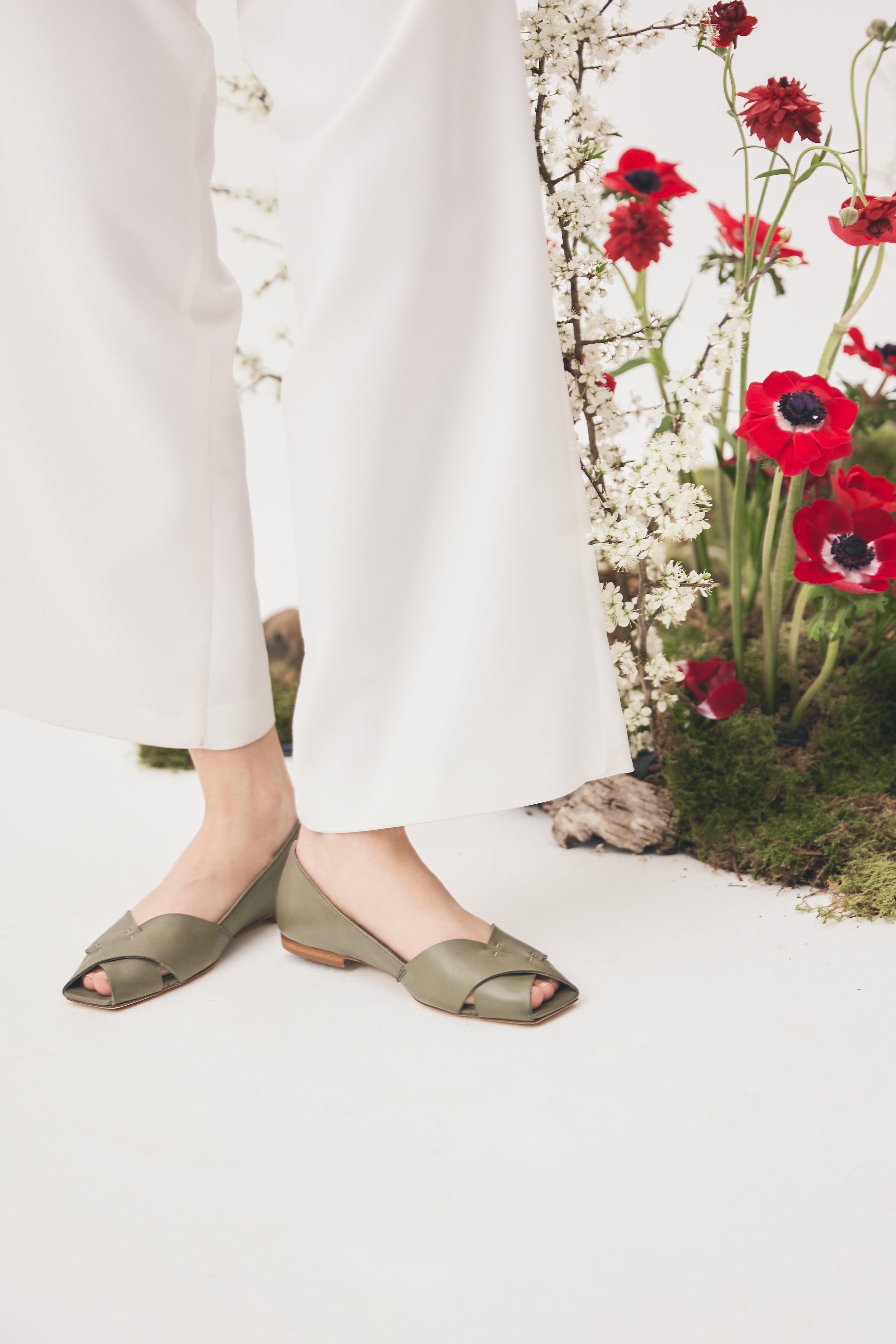 Sandalo in vitello salvia con fasce incrociate in pianta