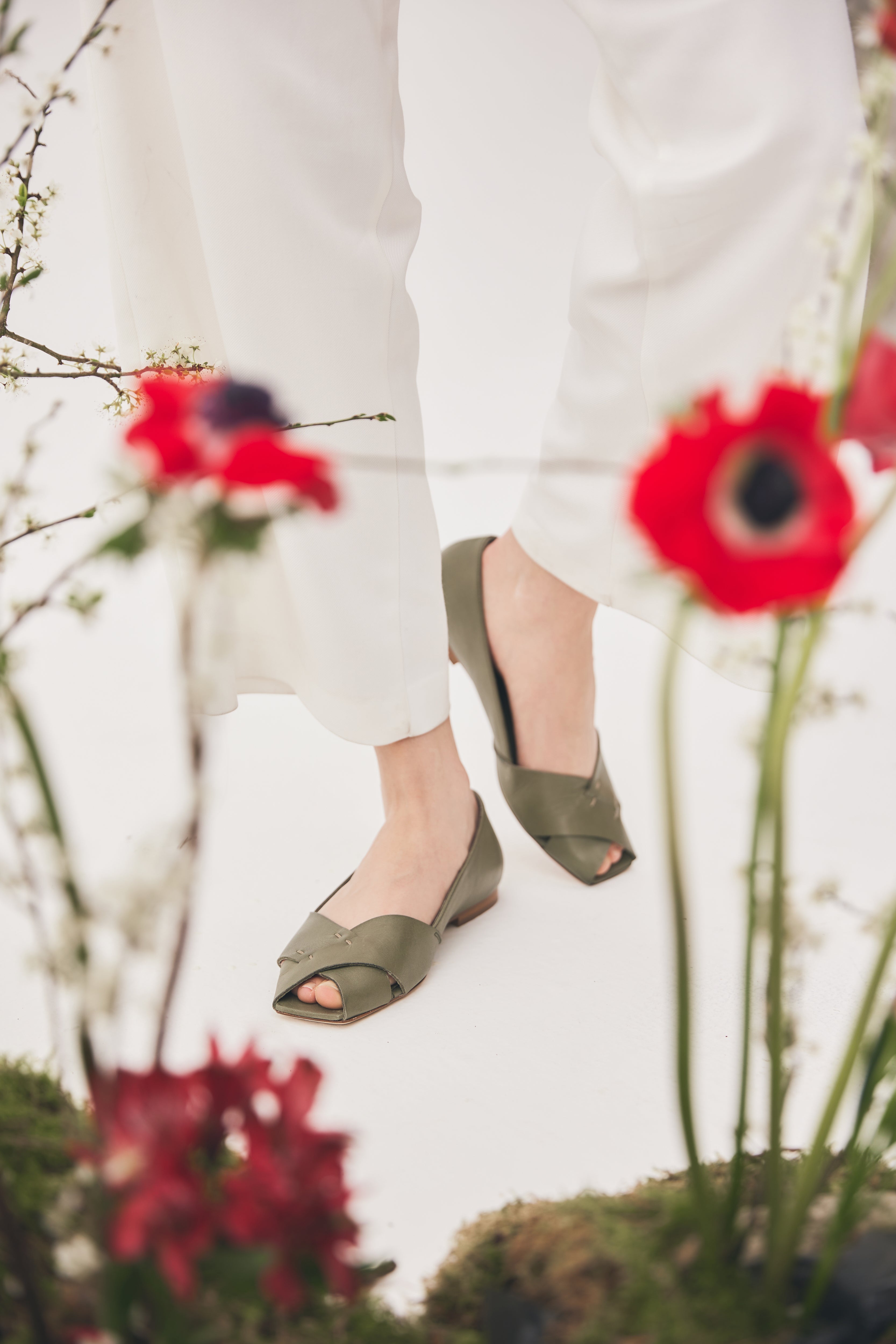 Sandalo in vitello salvia con fasce incrociate in pianta