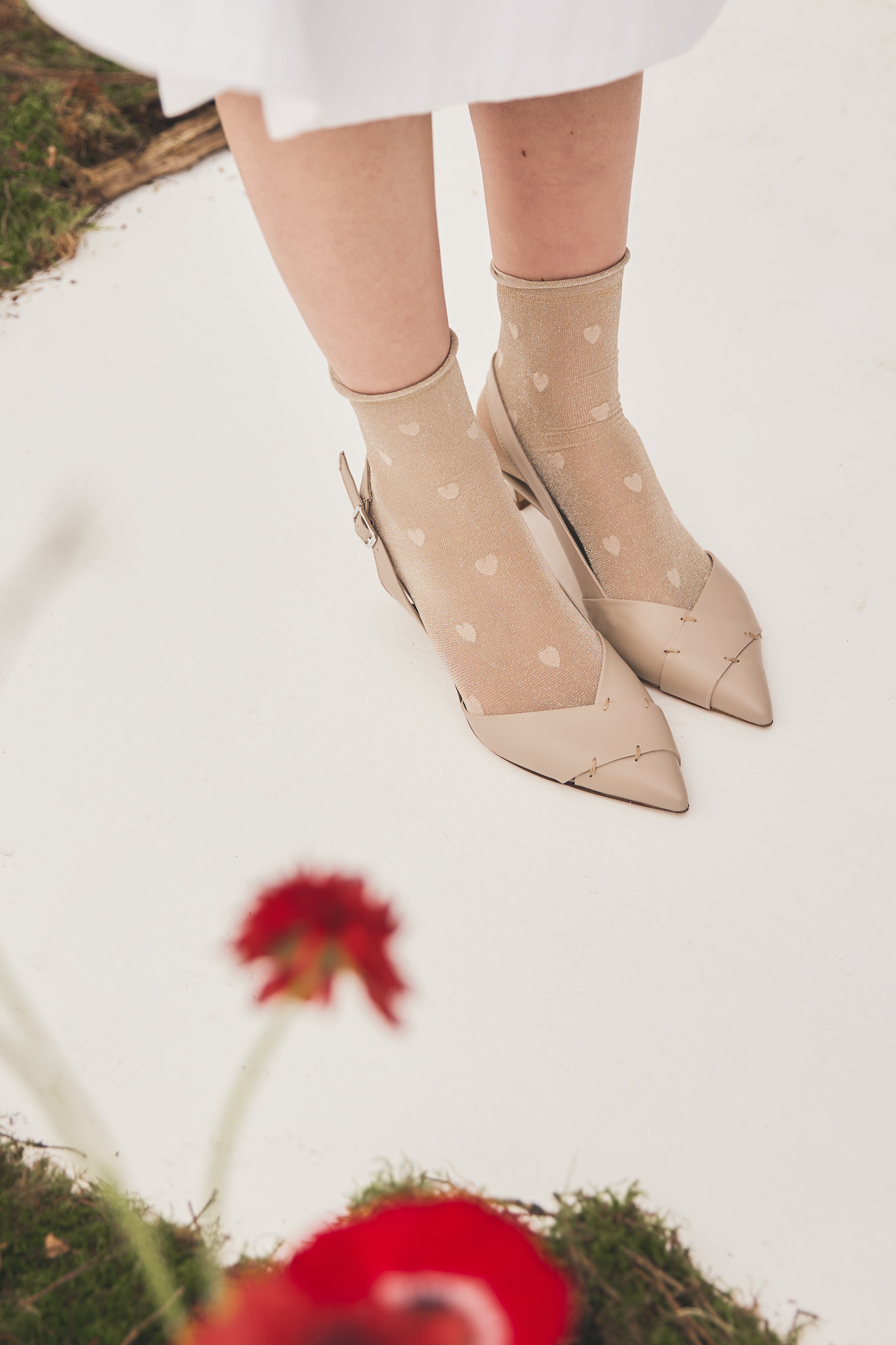 Sandalo in vitello beige con fasce sovrapposte