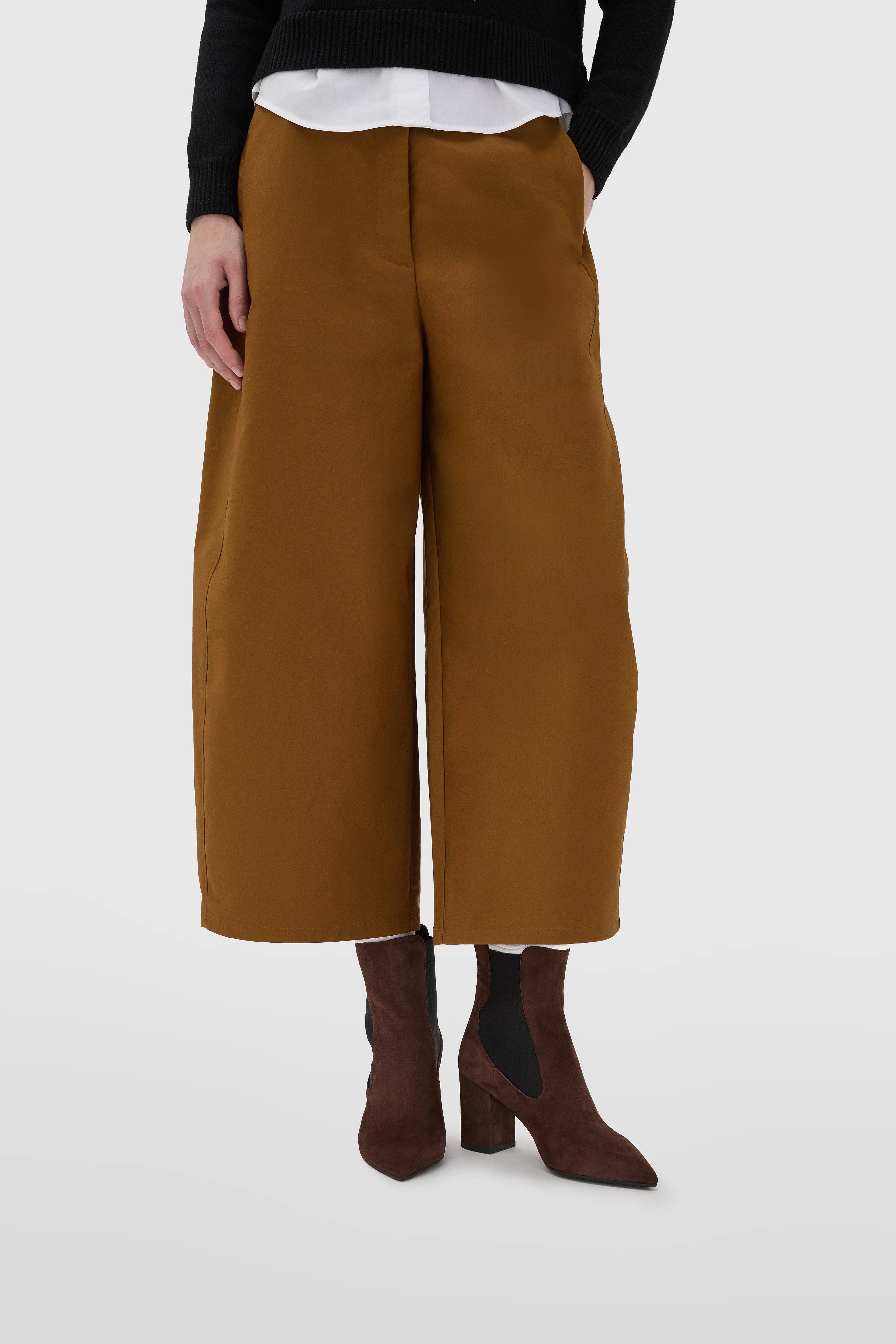 Beatles en suède marron foncé avec talon bloc large