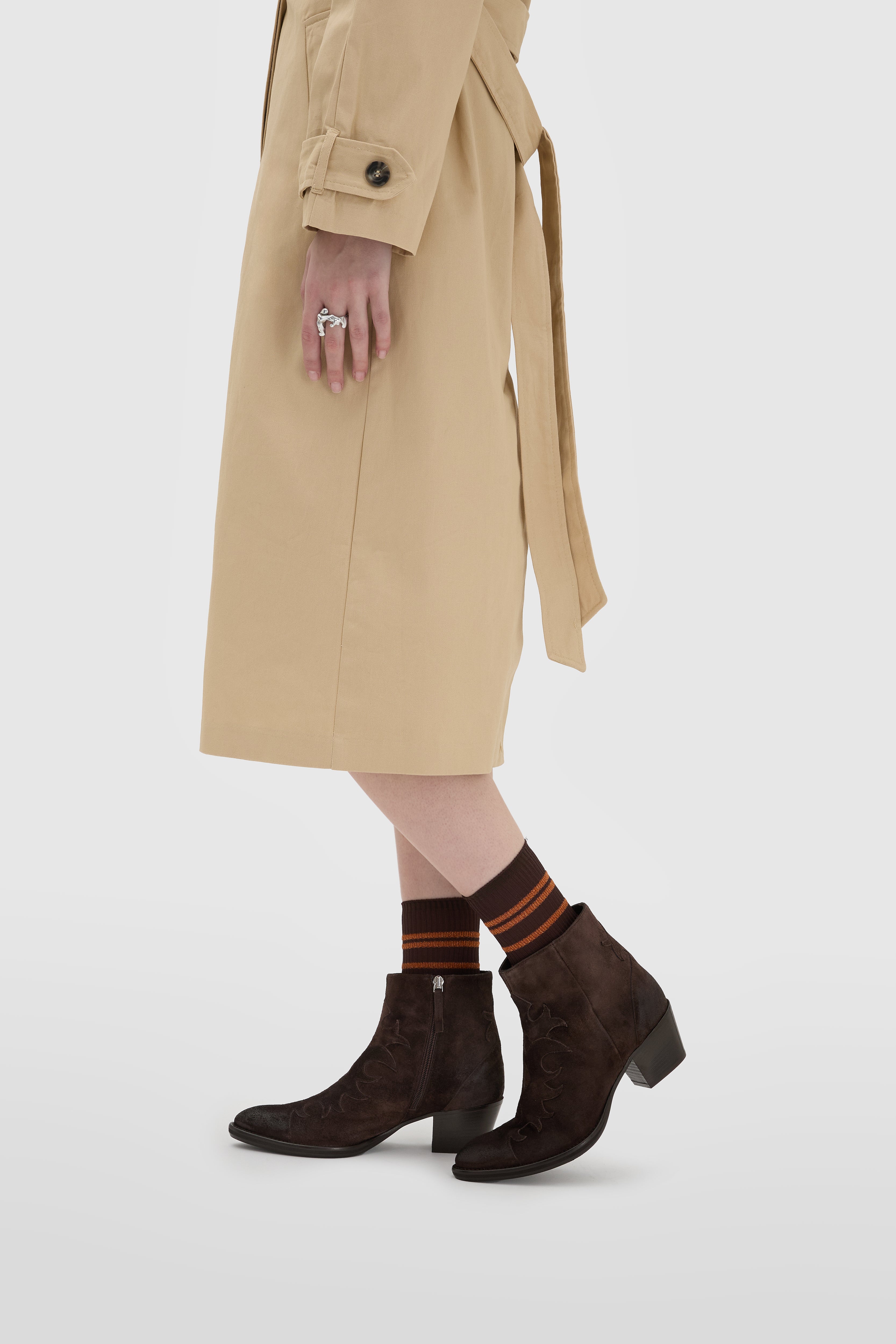 Camperos in dark brown velour with flamed inserts and medium heel