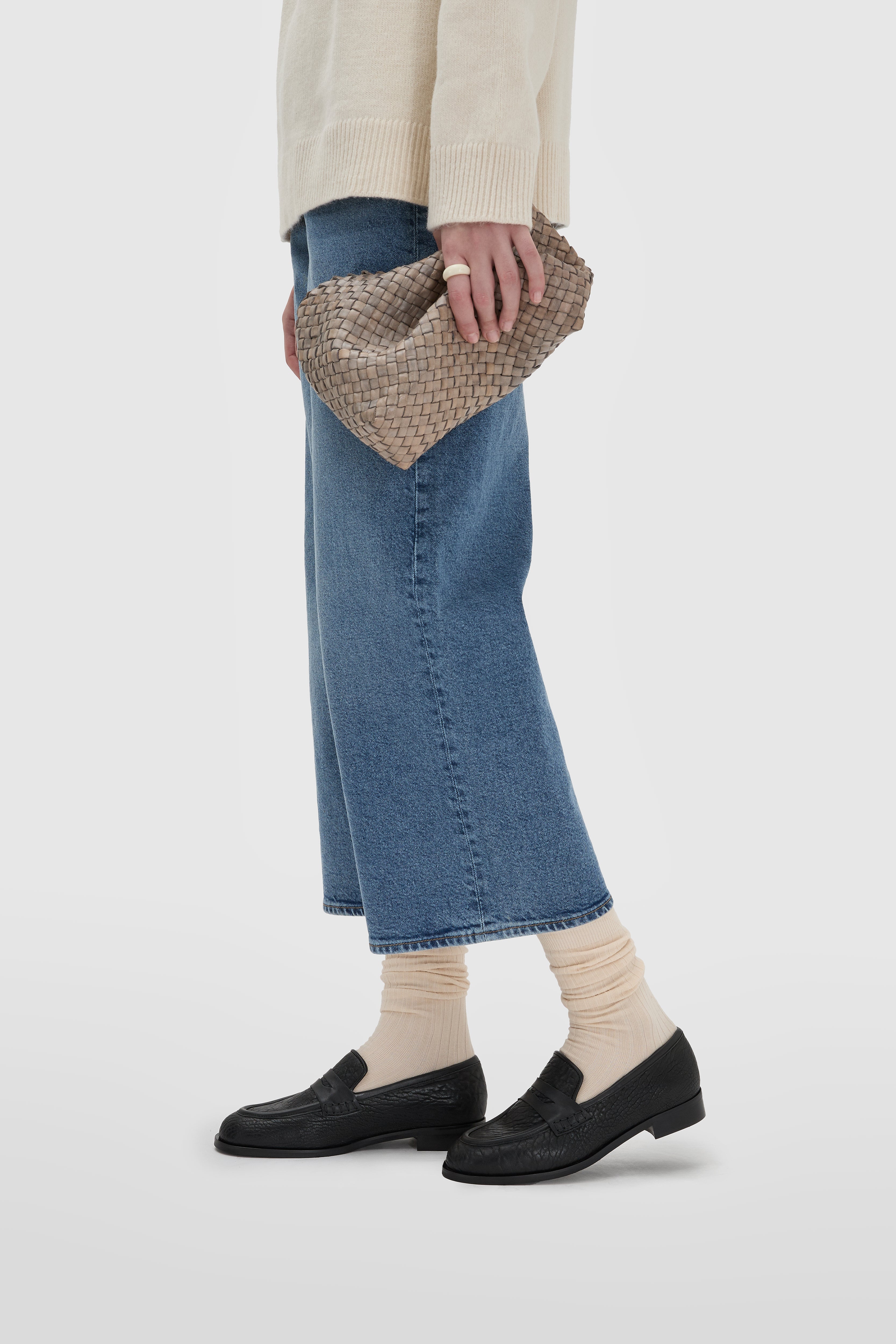 Black tumbled calfskin moccasin with stitched vamp