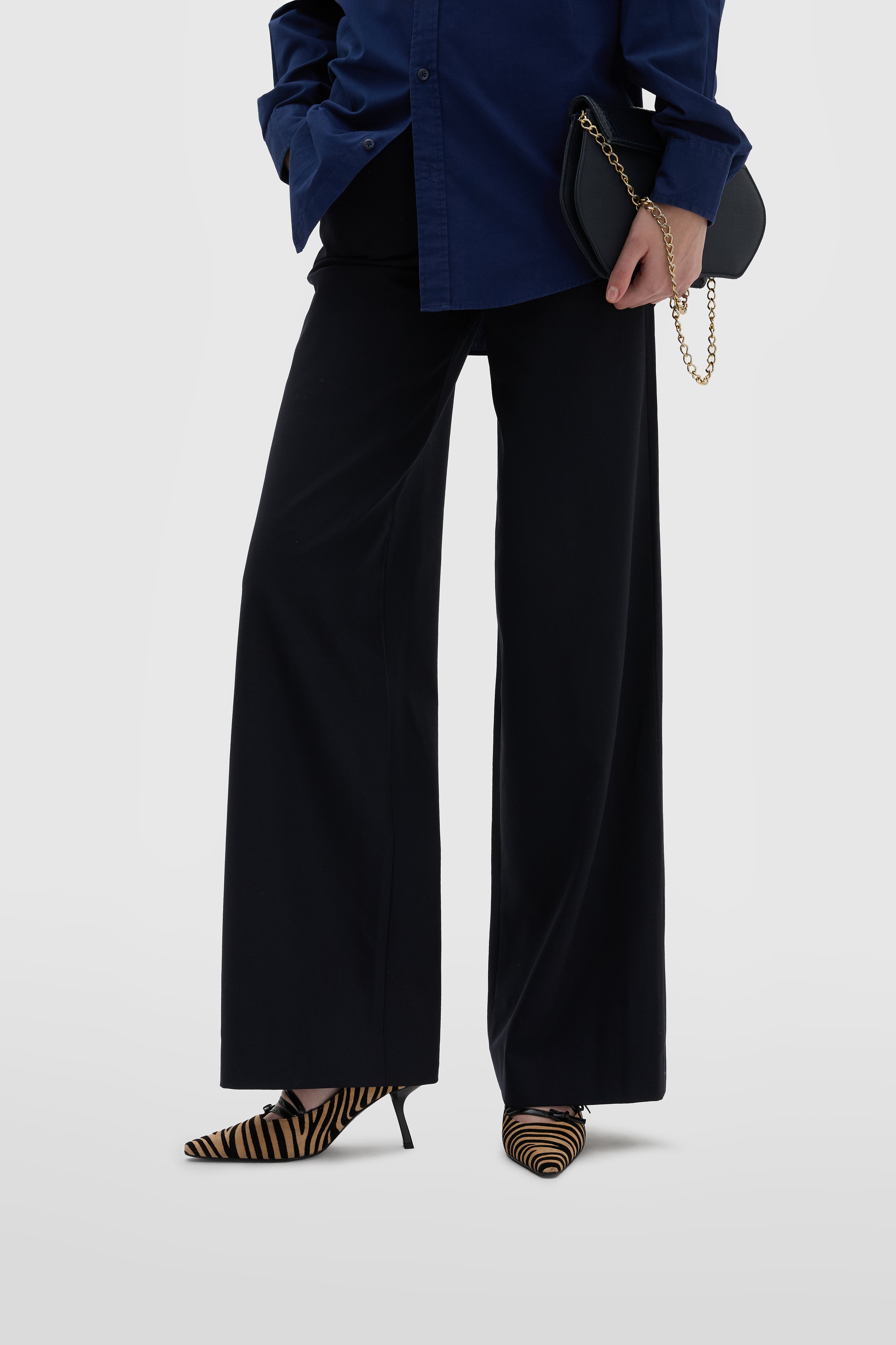 Escarpins en daim zébré à trois brides et talon gobelet