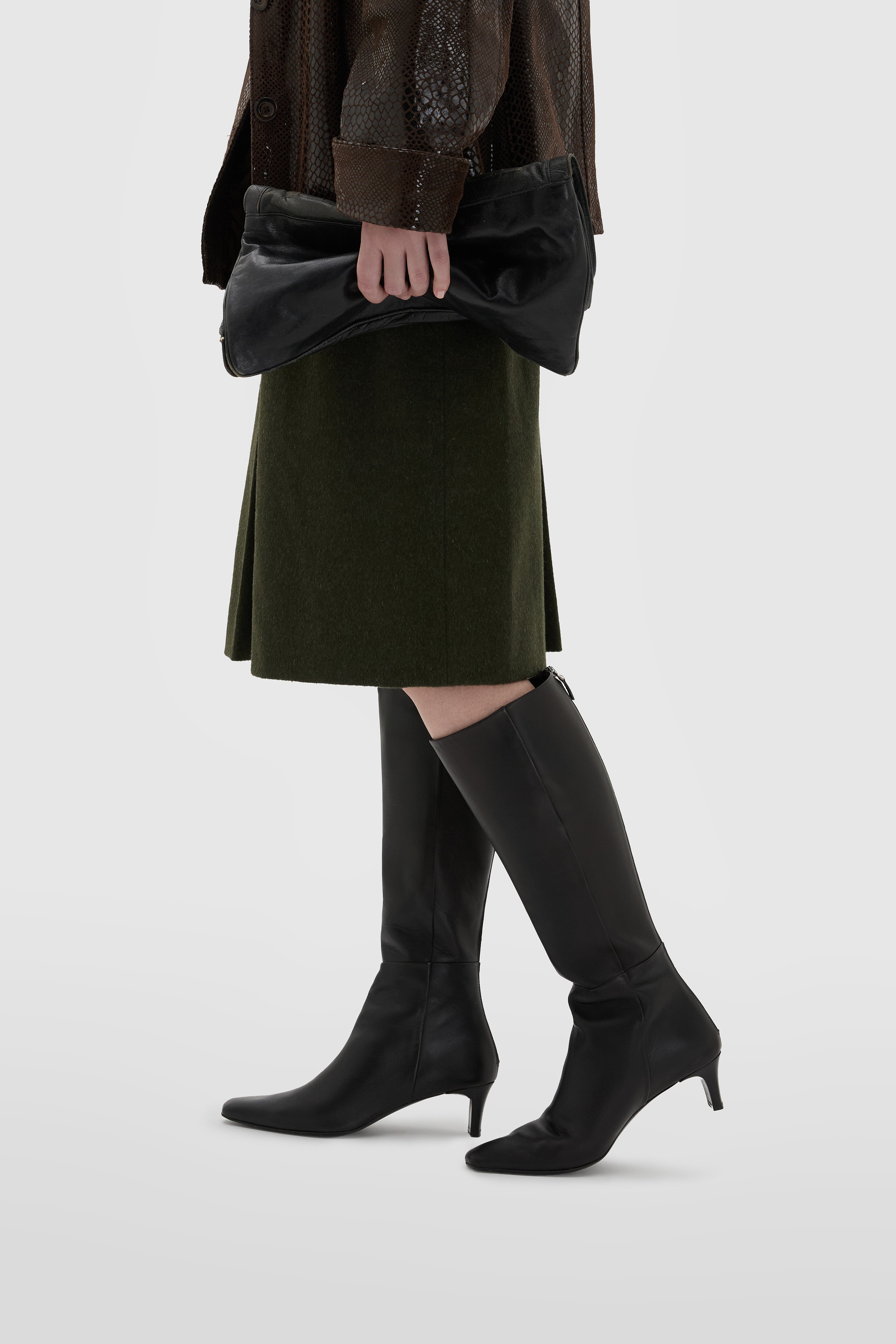 Botte en veau noir avec talon de 50 mm et bout carré allongé