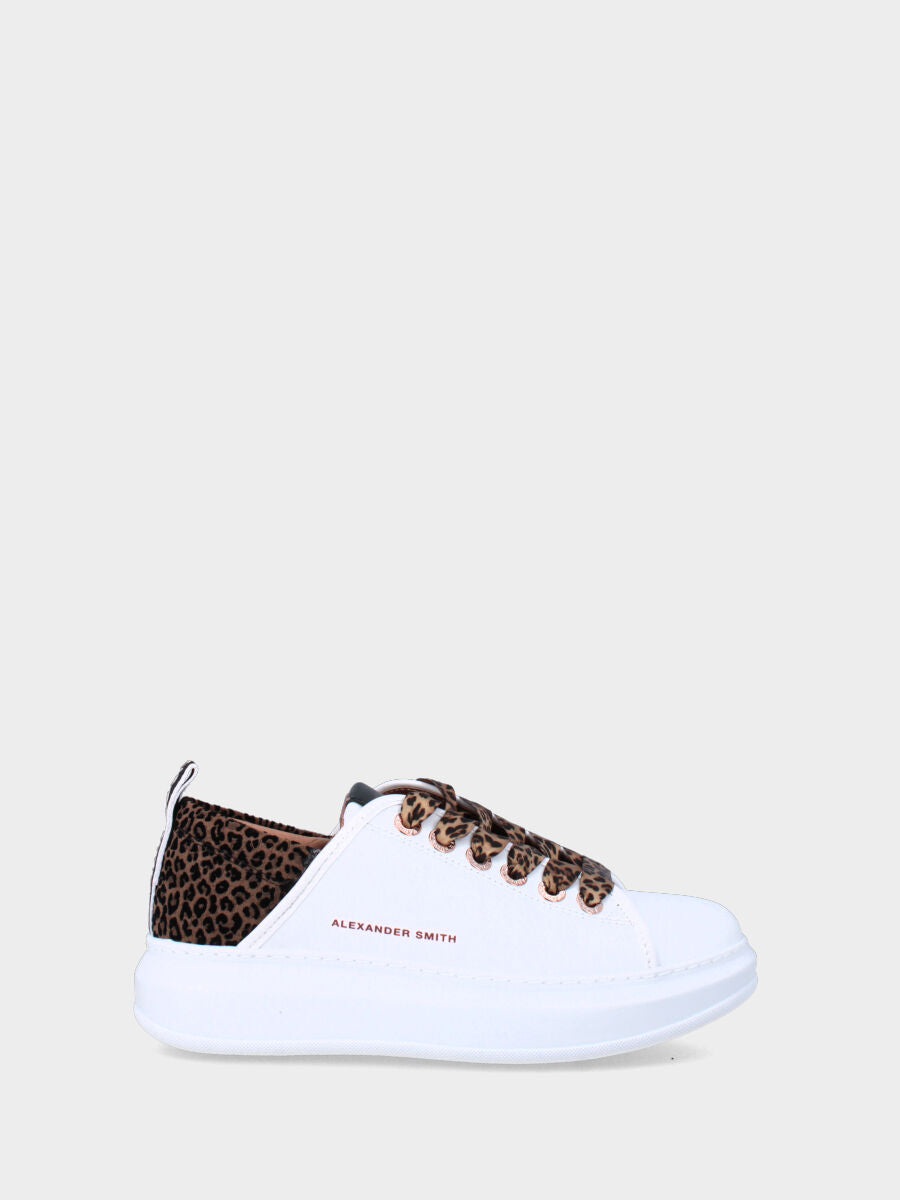 Baskets blanches en cuir avec inserts animalier