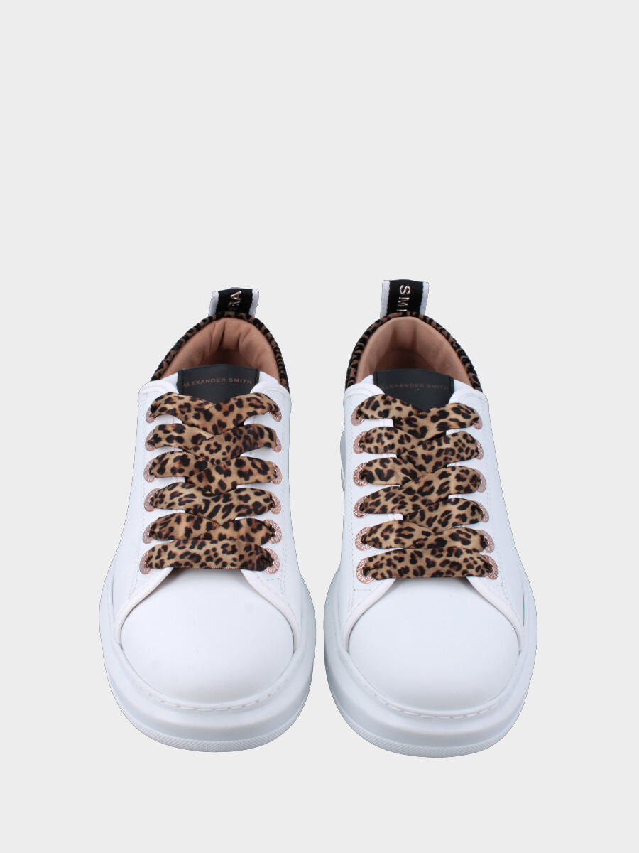 Baskets blanches en cuir avec inserts animalier