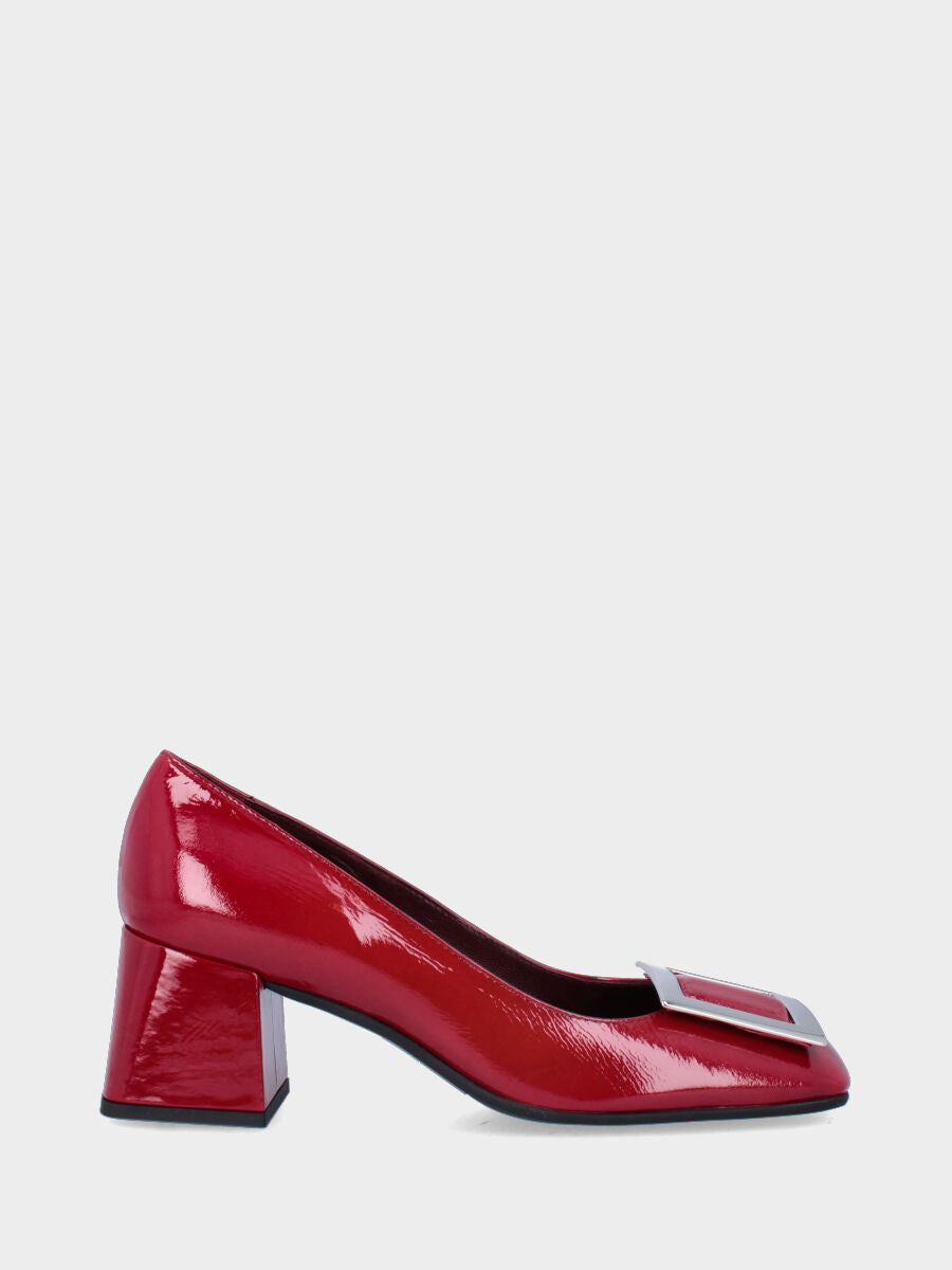 Décolleté rossa in pelle con maxi fibbia decorativa