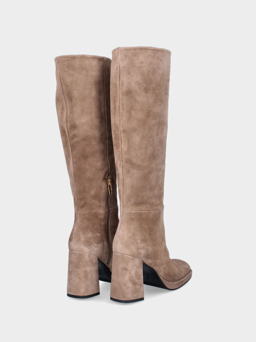 Beiger Lederstiefel mit abgerundeter quadratischer Spitze und Plateauabsatz
