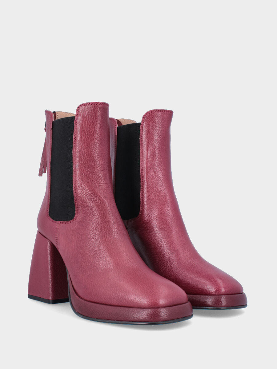 Roter Leder-Stiefelette mit Reißverschluss hinten und Plateau