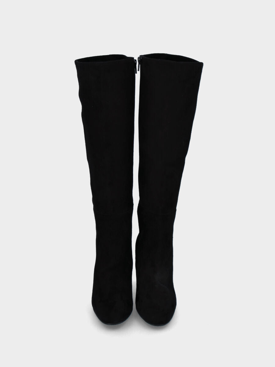 Botte noire en cuir avec ligne effilée
