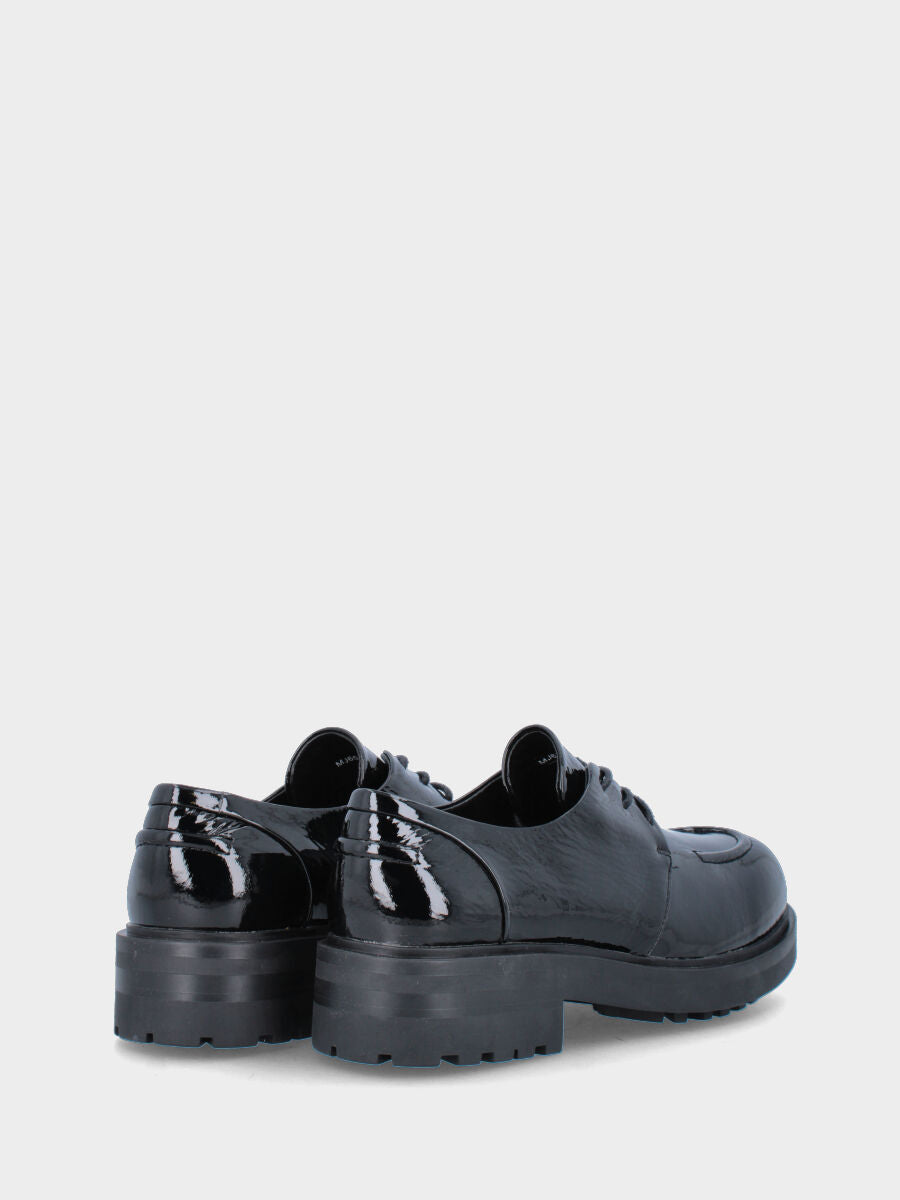 Stringata nera in pelle con suola track