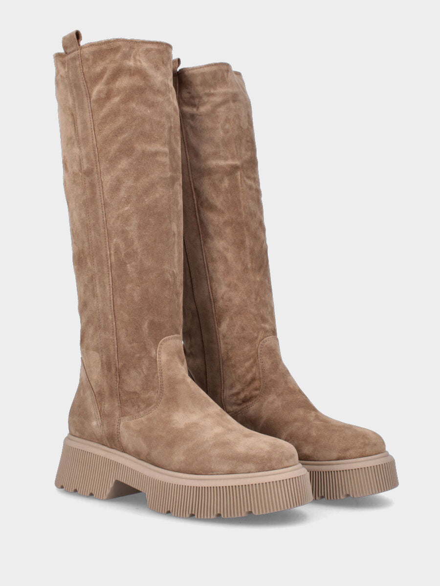 Stivale beige in pelle con tiranti lungo il gambale