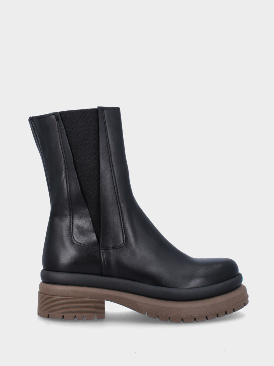 Black leather ankle boot with covered elastics and rubber welt