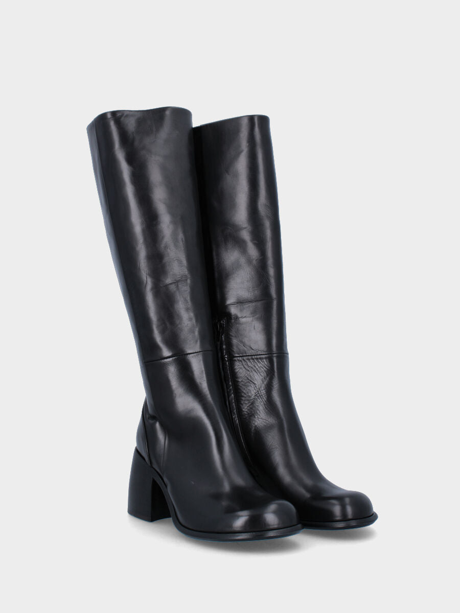 Botte noire en cuir à ligne douce avec éperon brillant