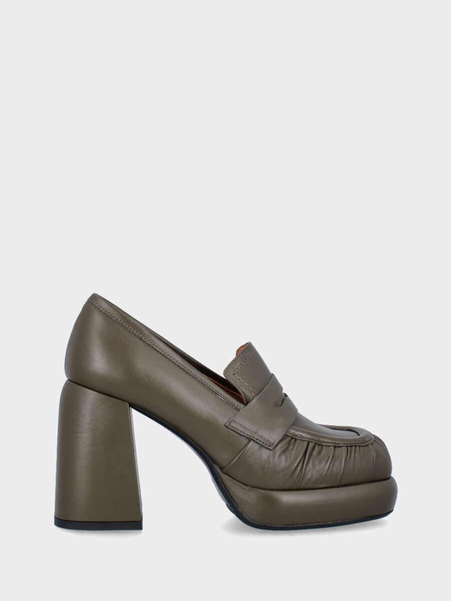 Green leather moccasin with bell heel and platform
