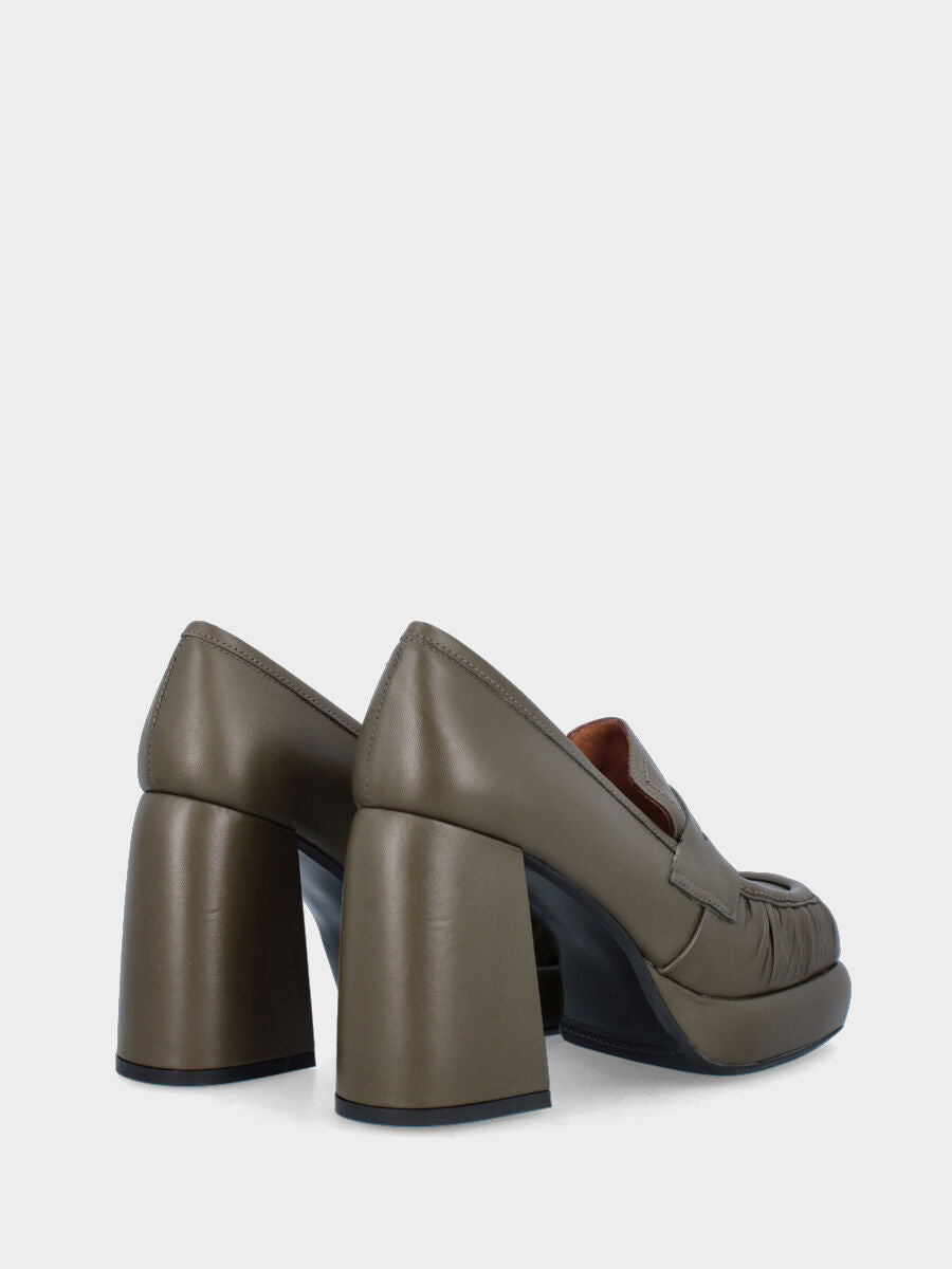 Green leather moccasin with bell heel and platform