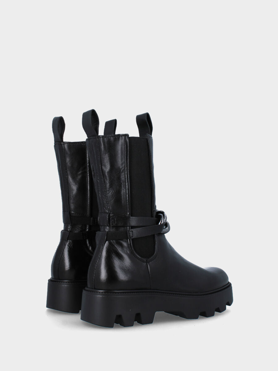 Stivaletto nero in pelle con maxi catena decorativa