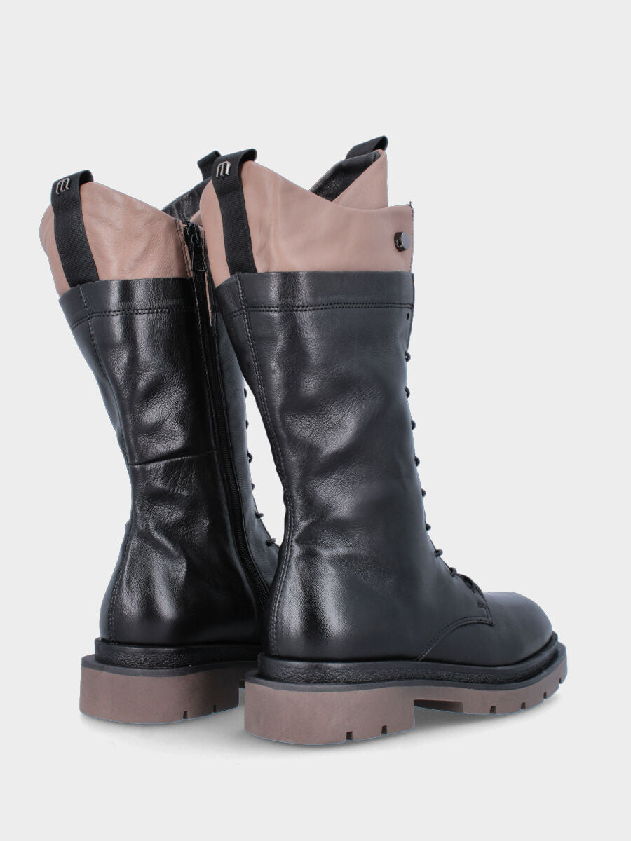 Schnürstiefel schwarz aus Leder mit kontrastierenden Details