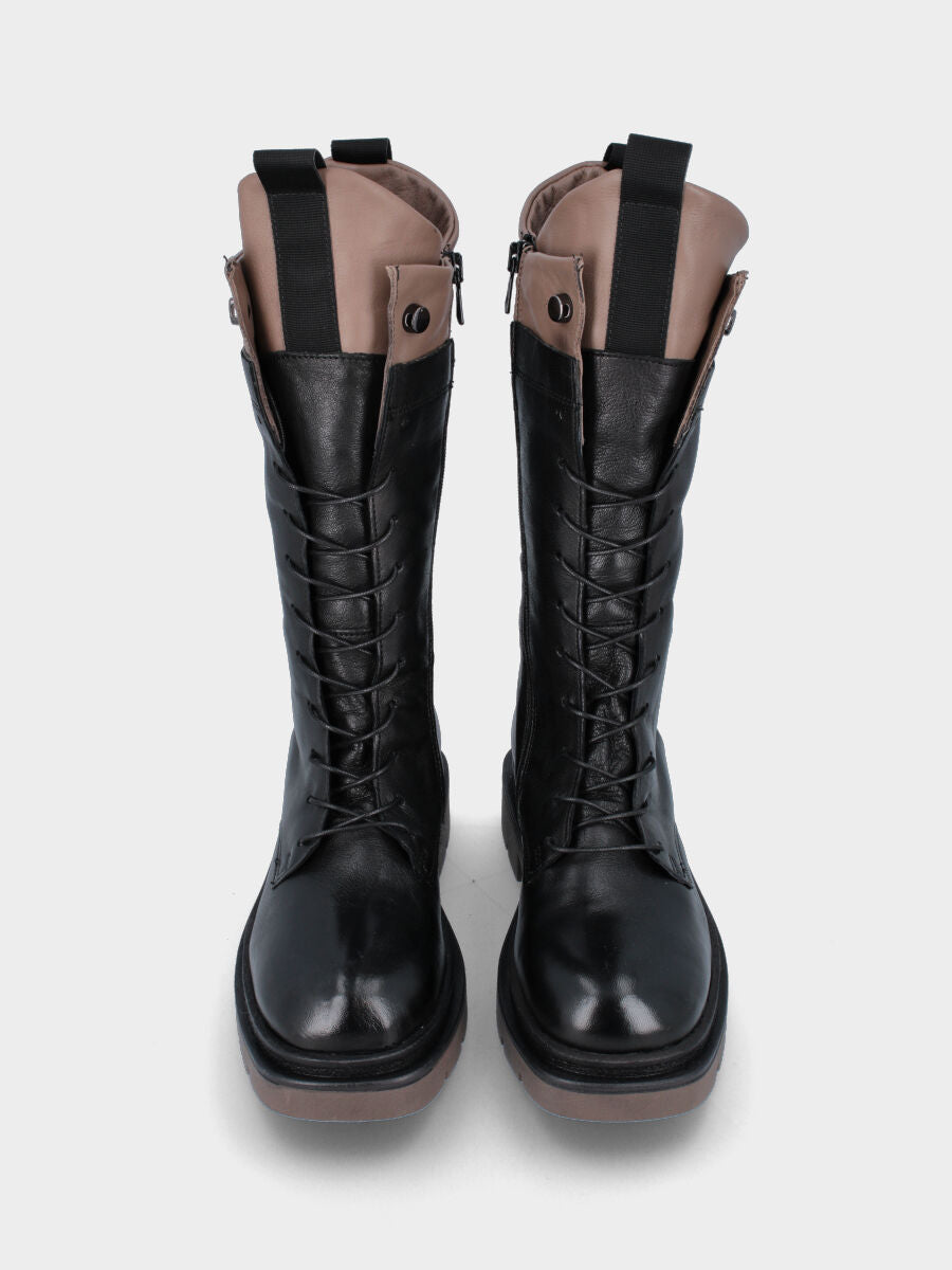 Schnürstiefel schwarz aus Leder mit kontrastierenden Details