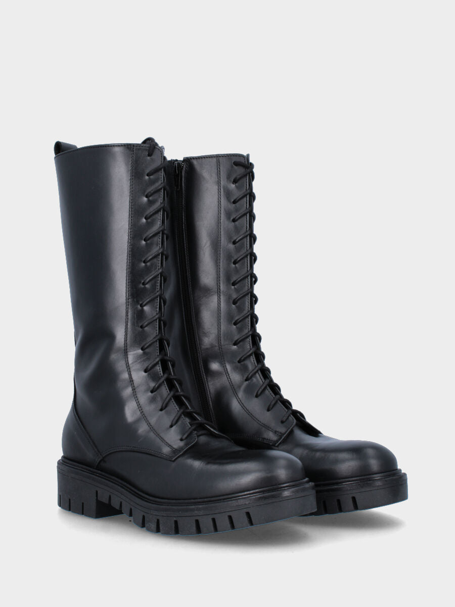 Anfibio nero in pelle con fondo dentellato