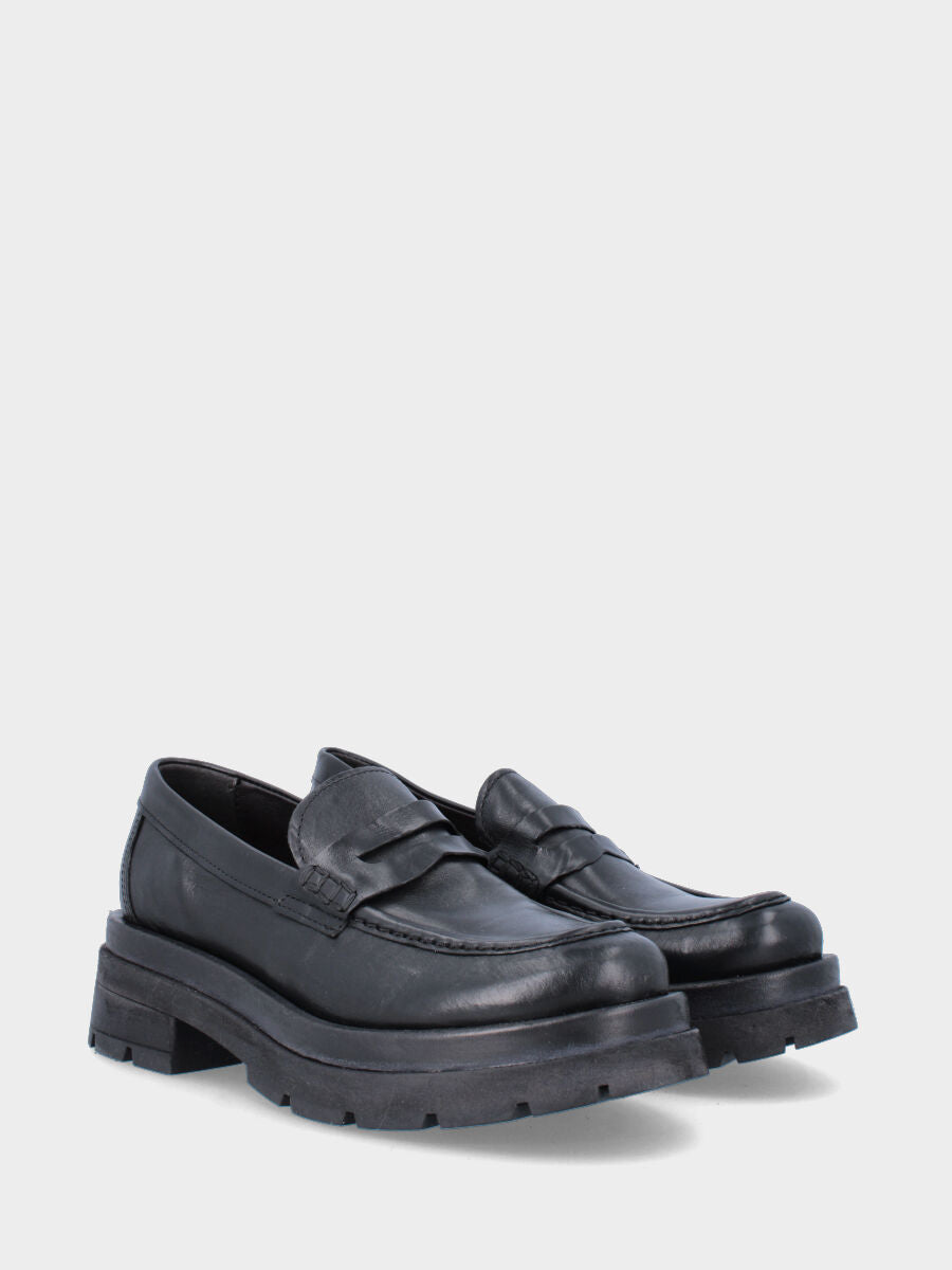 Mocassino nero in pelle con suola track