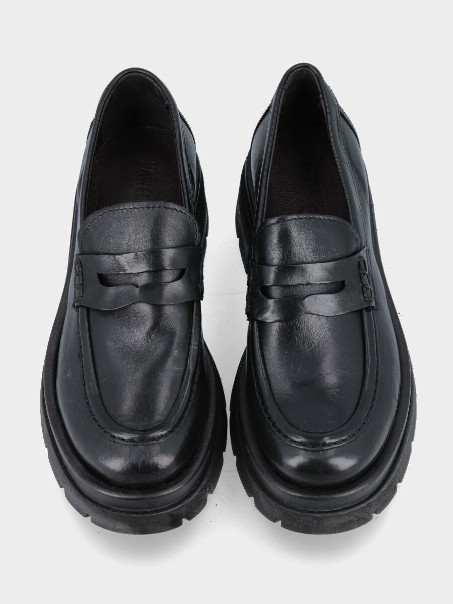 Mocassino nero in pelle con suola track