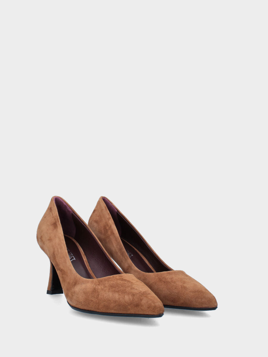 Décolleté marrone in pelle con punta sfilata