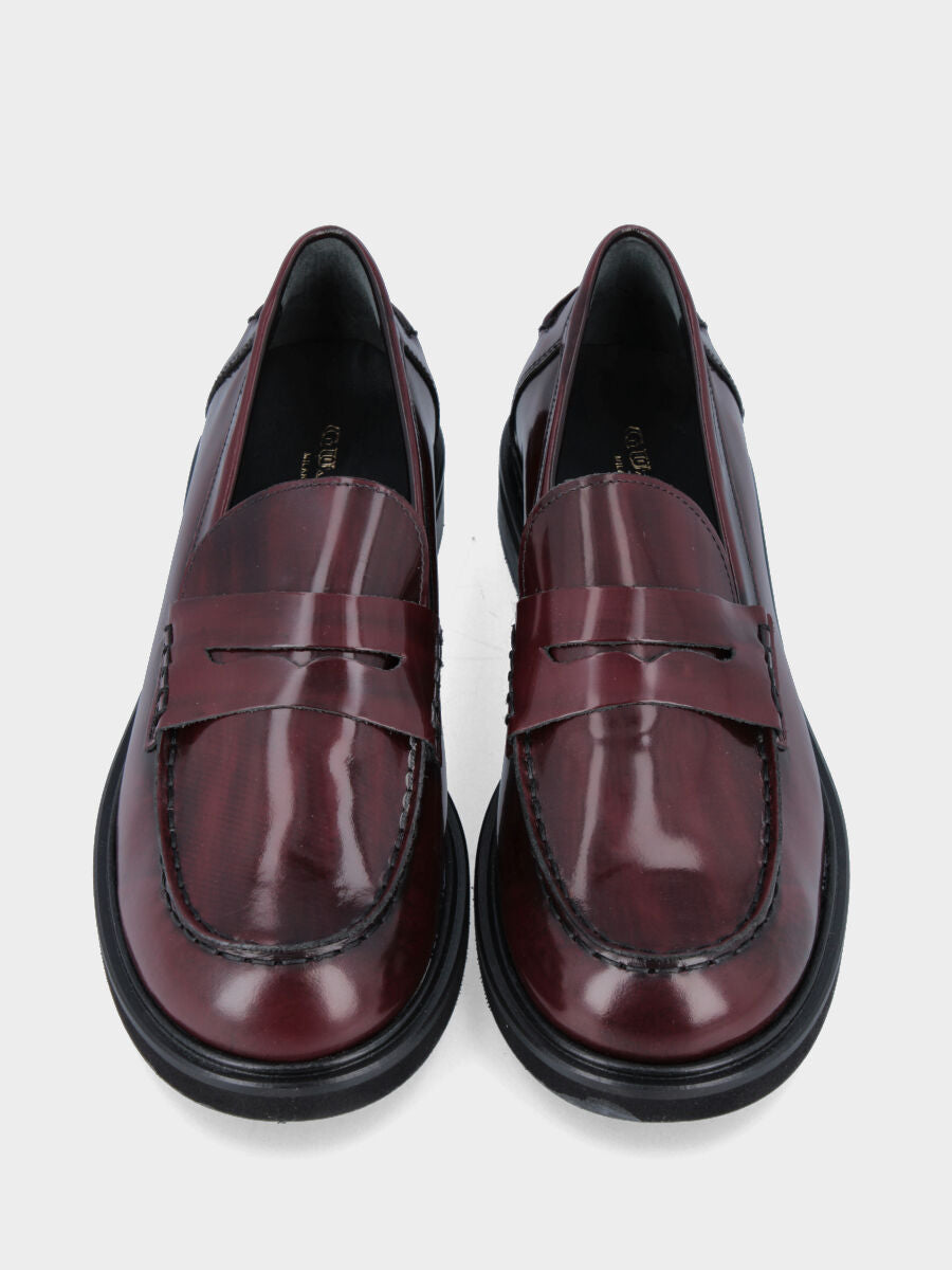 Sandalo monoblocco in vitello rosso con fascia ripiegata