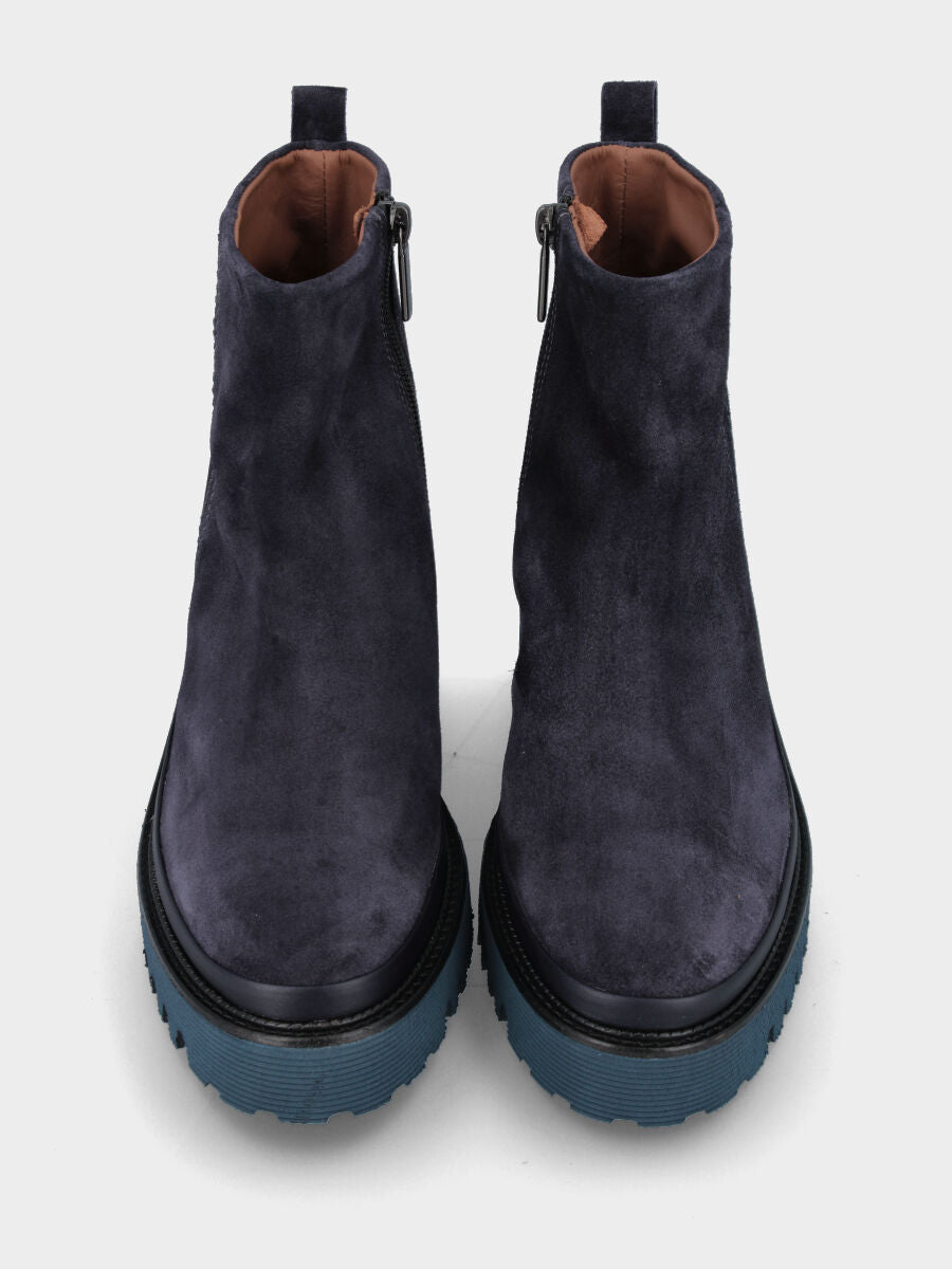Stivaletto blu in pelle con maxi suola