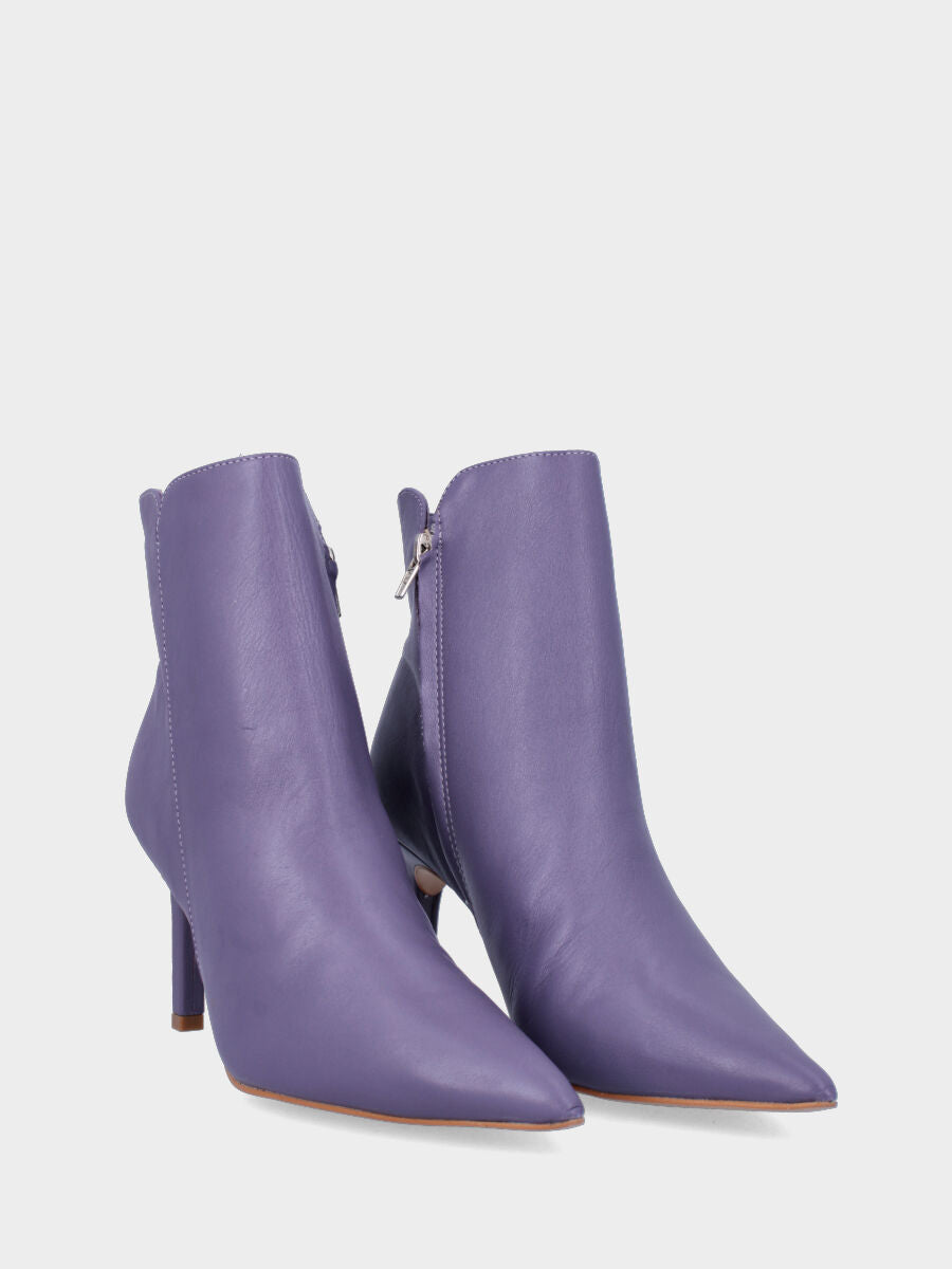 Stivaletto viola in pelle con bordi arrotondati nel gambale