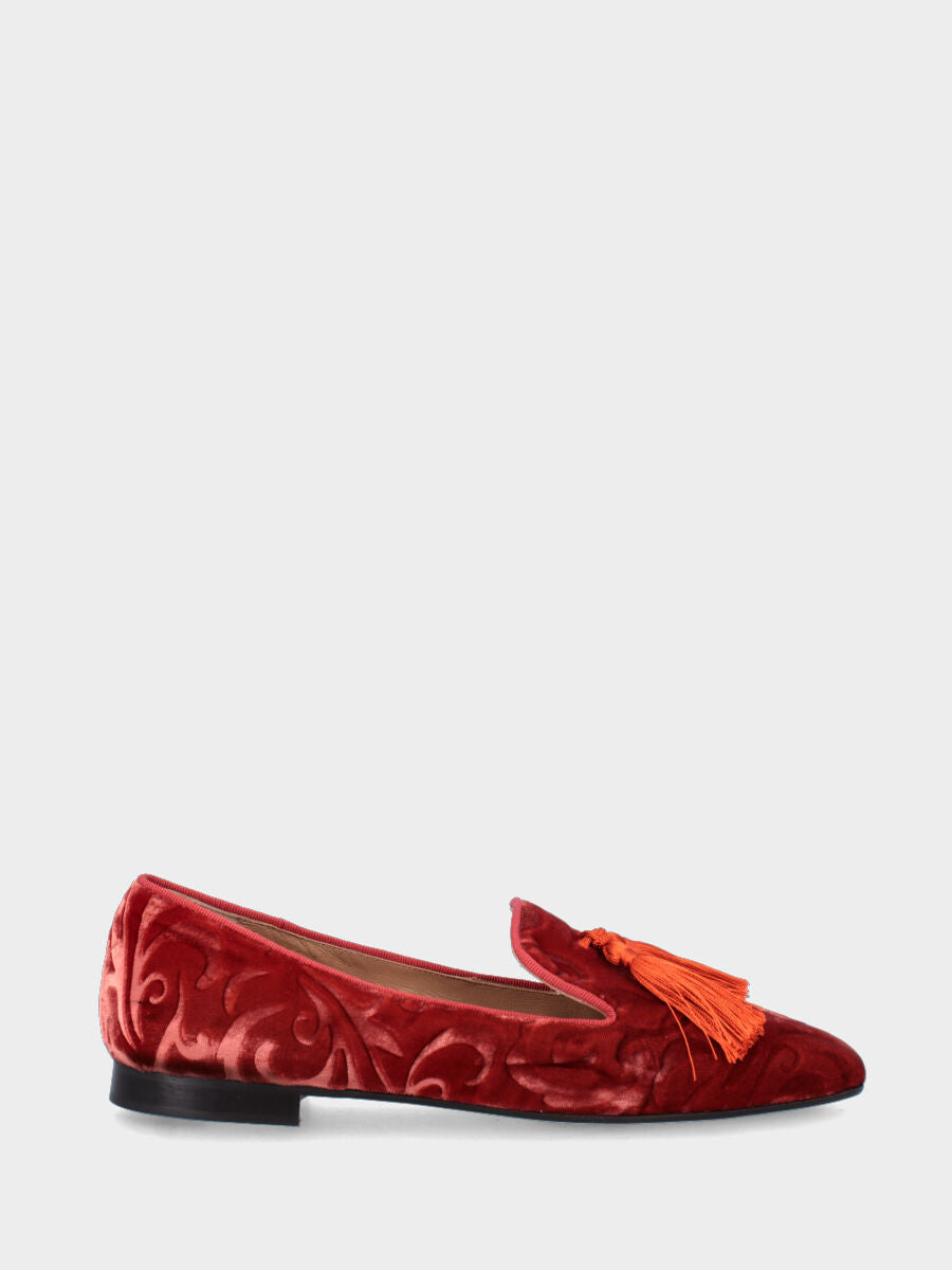 Sandalo monoblocco in vitello rosso con fascia ripiegata