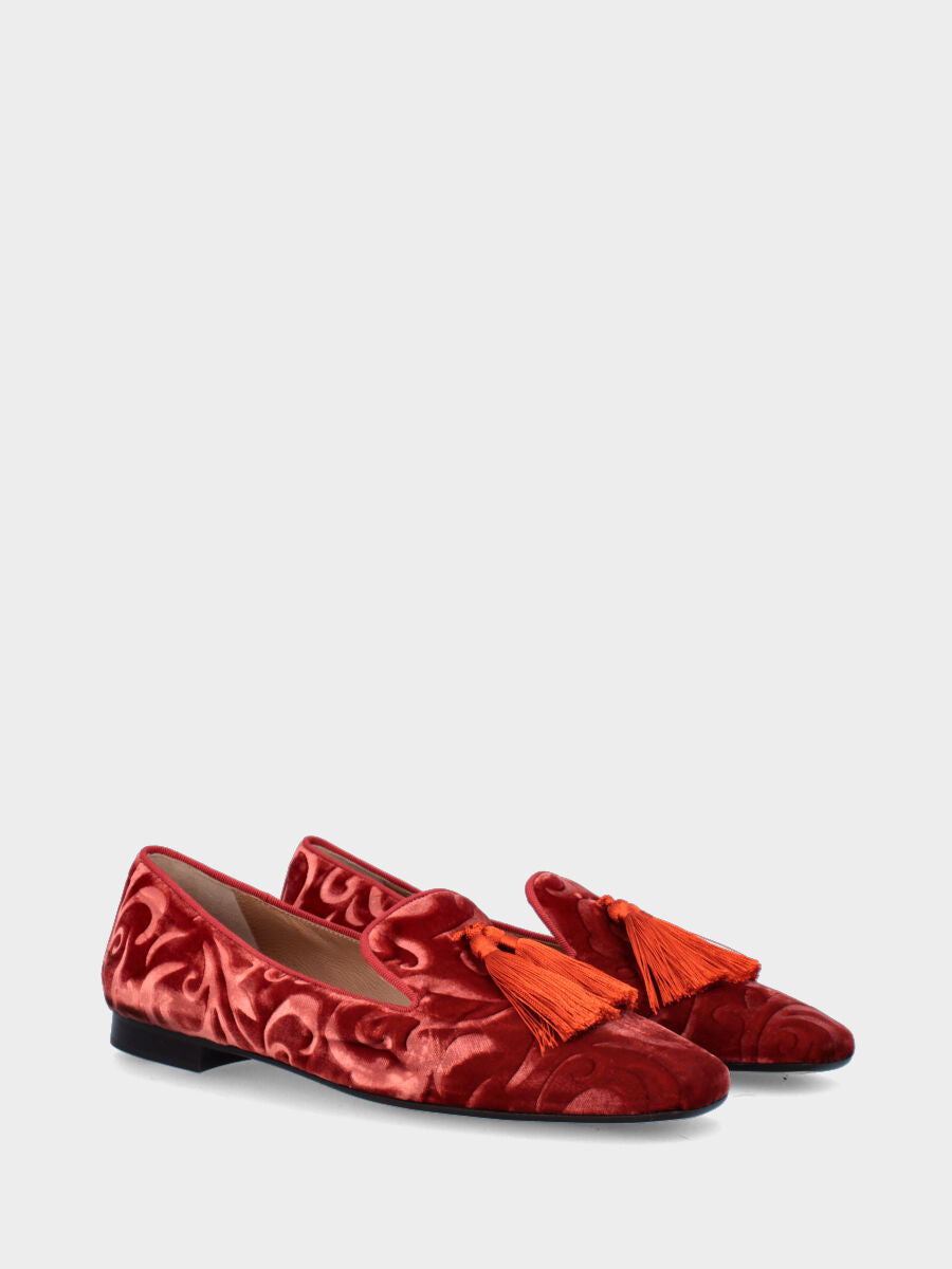 Sandalo monoblocco in vitello rosso con fascia ripiegata