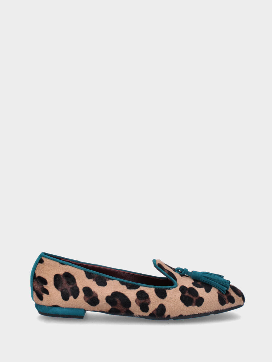 Pantofolina in pelle animalier con dettagli a contrasto