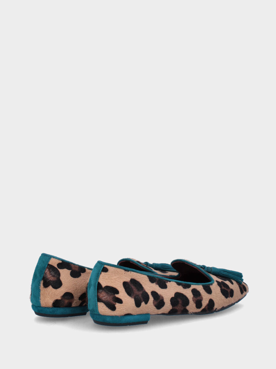 Pantofolina in pelle animalier con dettagli a contrasto
