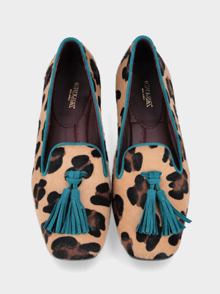 Pantofolina in pelle animalier con dettagli a contrasto