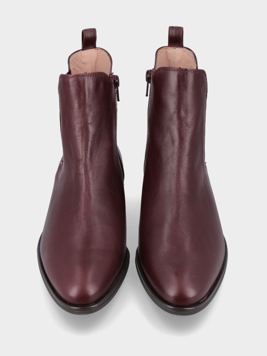 Stivaletto rosso in pelle con cerniera