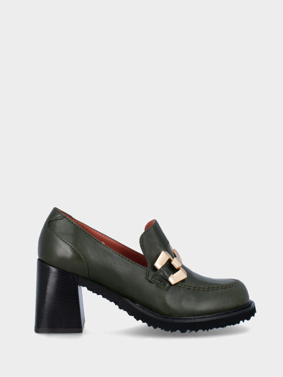 Mocassino verde in pelle con morsetto geometrico