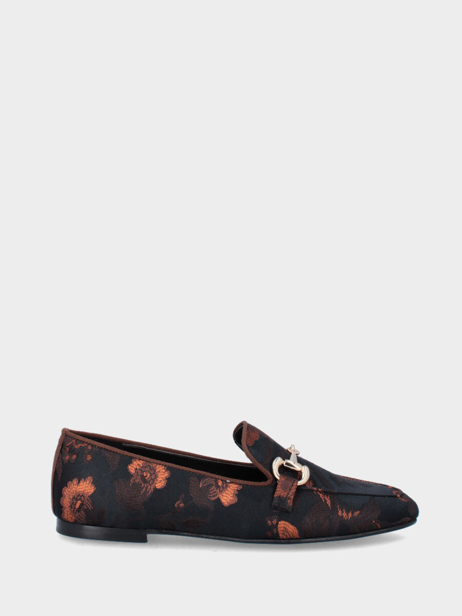 Multicolor fabric slipper with floral pattern
