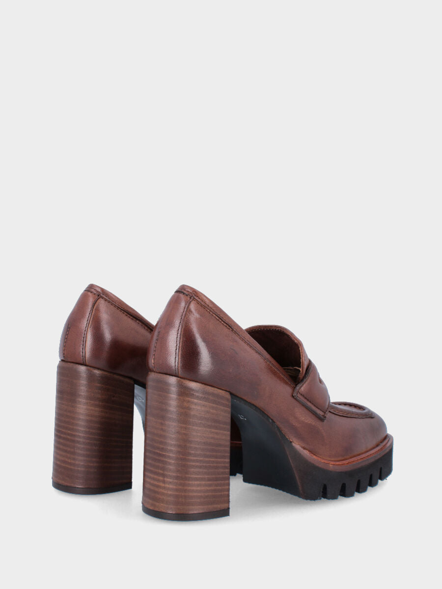 Sandalo monoblocco in vitello rosso con fascia ripiegata