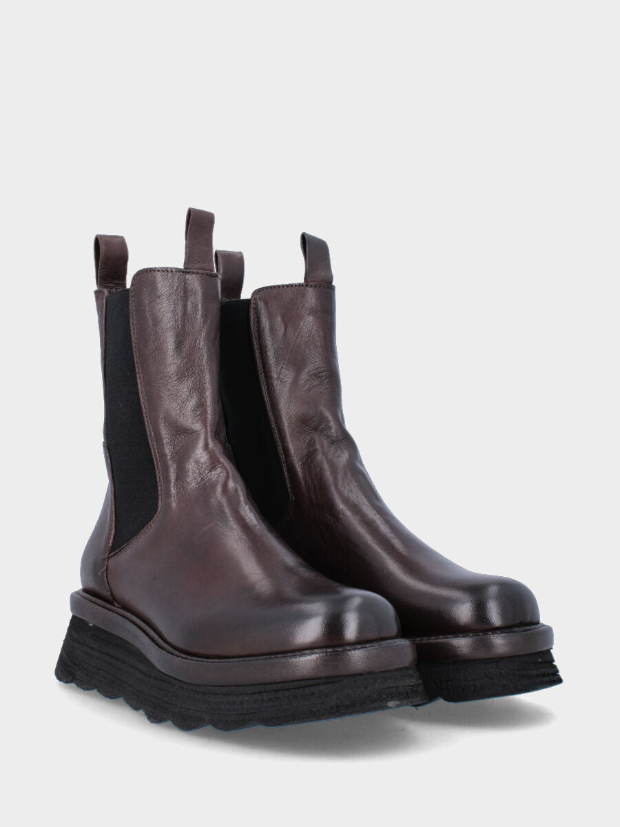 Stivaletto marrone in pelle con platform ondulato