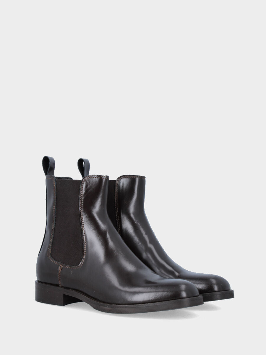 Stivaletto beatle marrone in pelle abrasivata