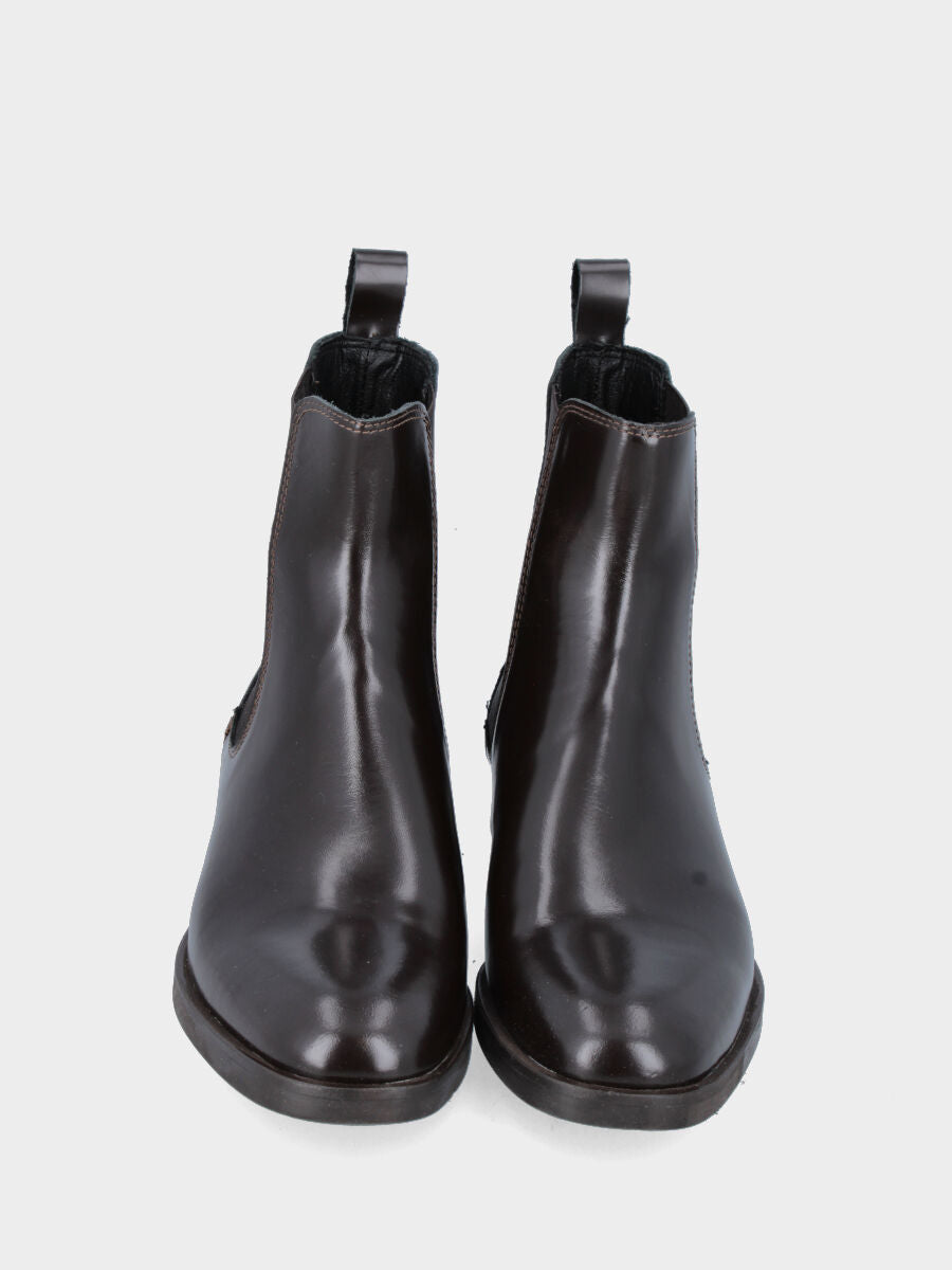 Stivaletto beatle marrone in pelle abrasivata