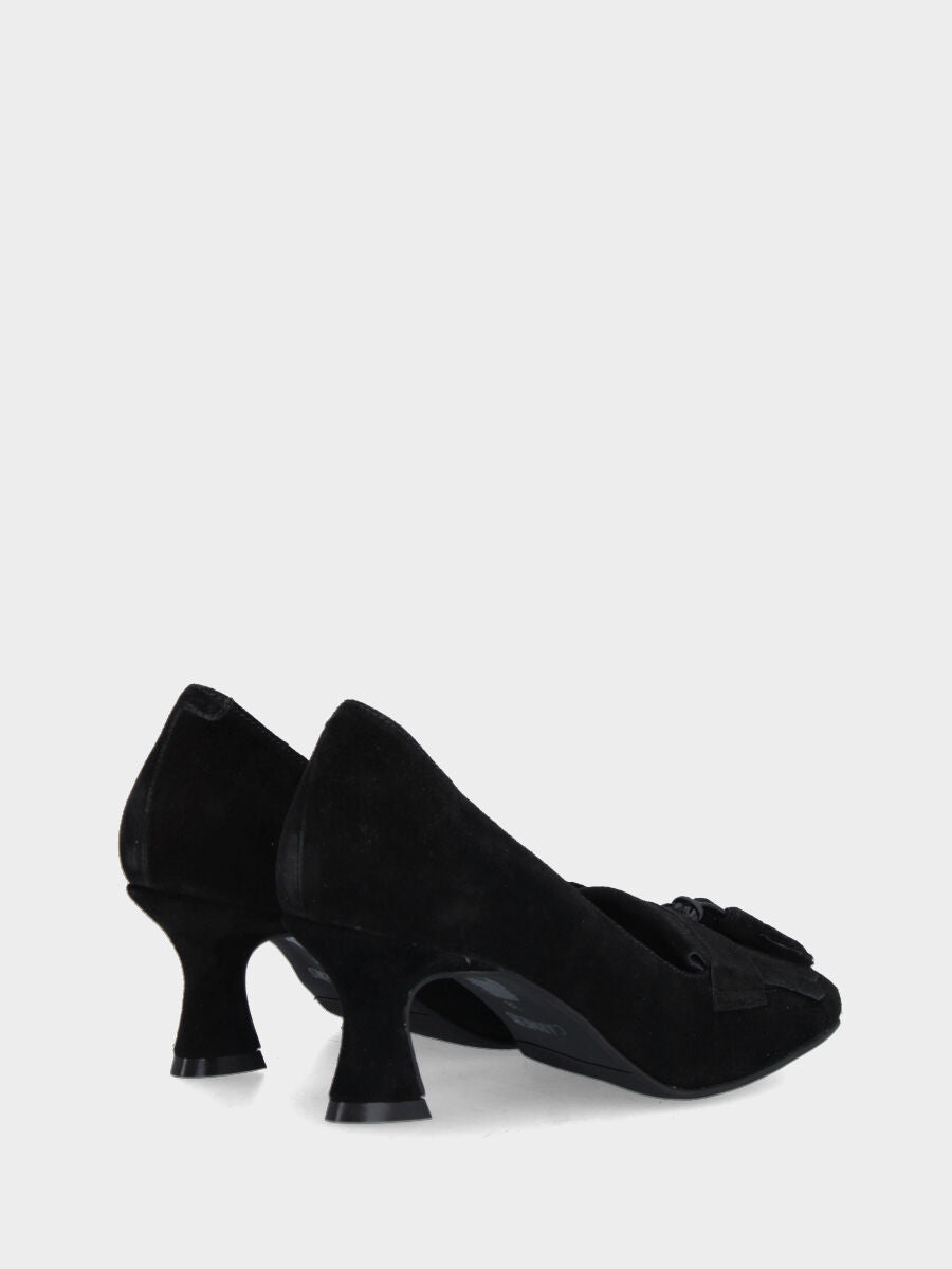 Schwarzer Mokassin aus Leder mit Fransen