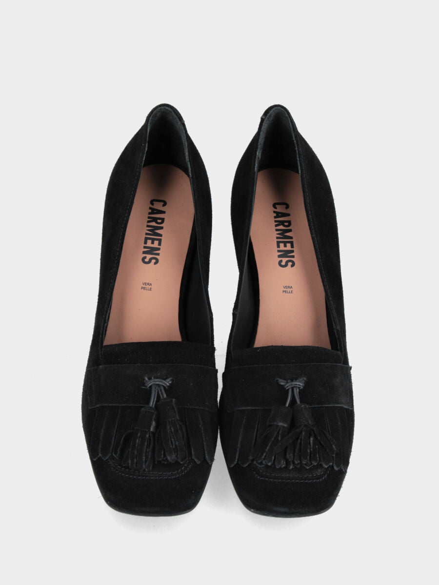 Schwarzer Mokassin aus Leder mit Fransen