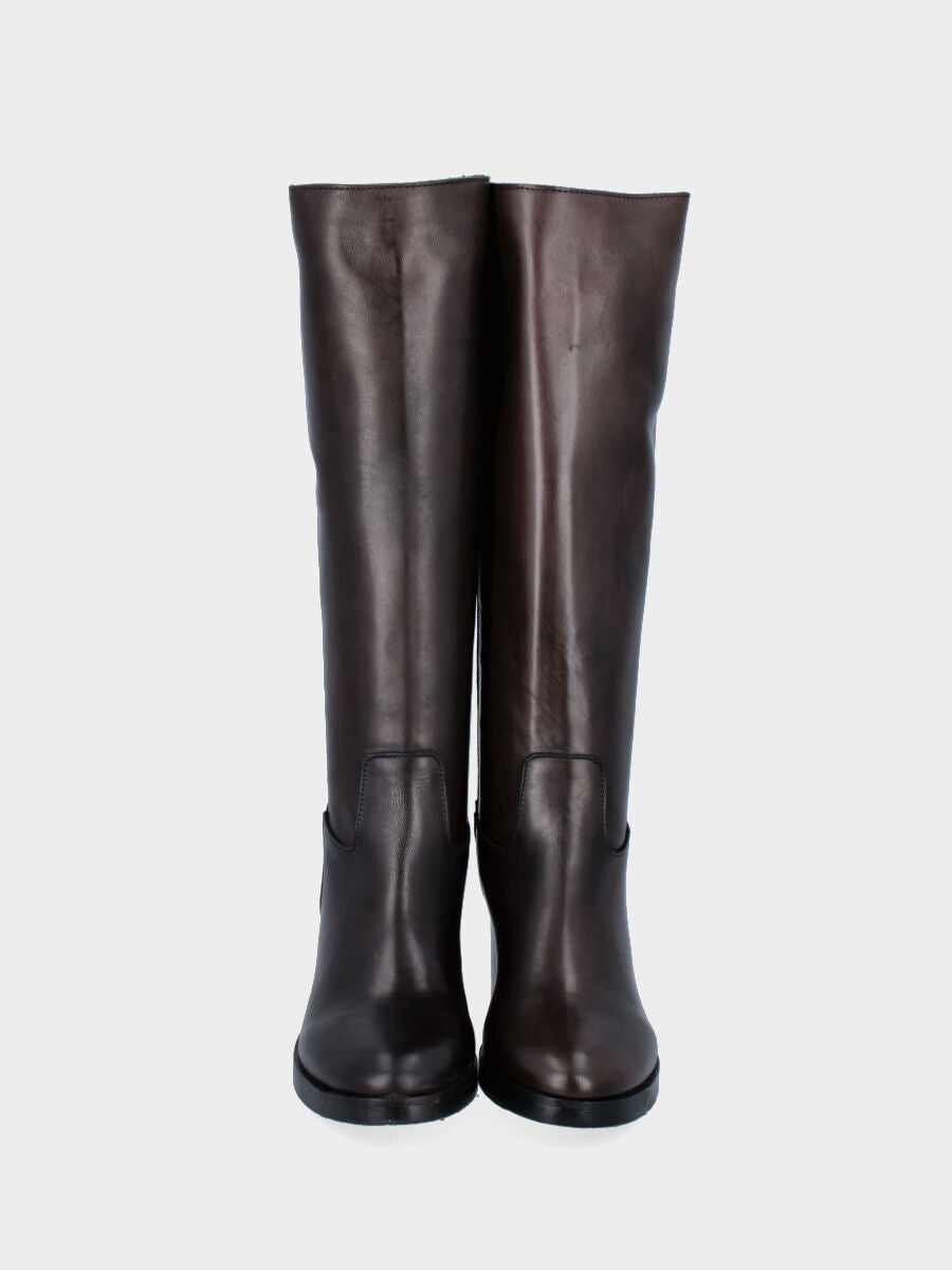 Stivale marrone in pelle con cerniera lungo il gambale con tacco 50