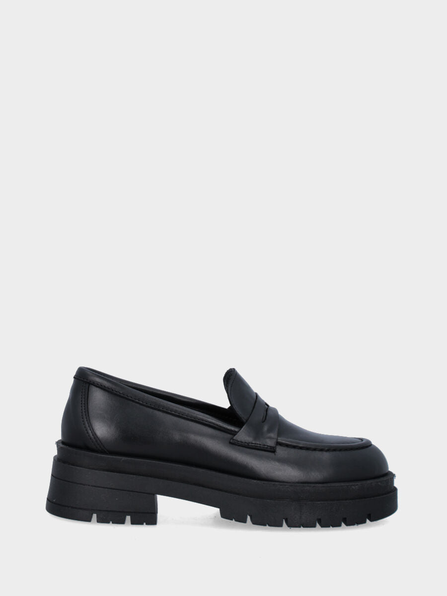 Black leather loafer with strap and combat sole