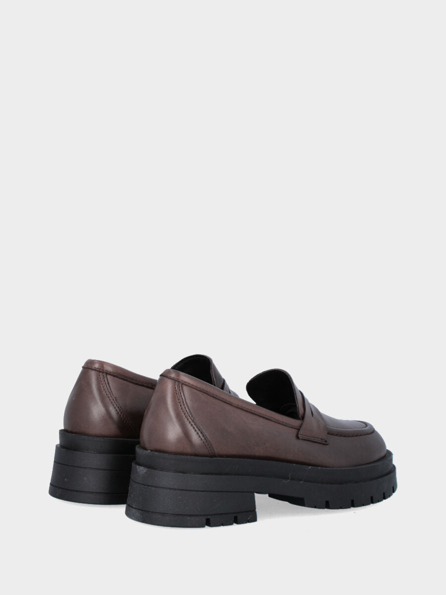 Mocassino marrone in pelle con fascetta e suola combat