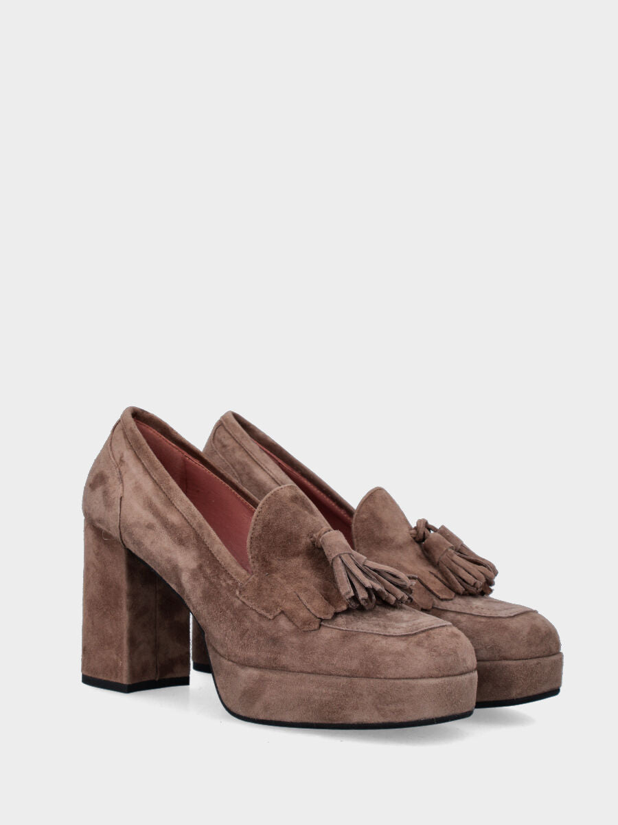 Mocassino taupe in pelle con nappine e tacco alto