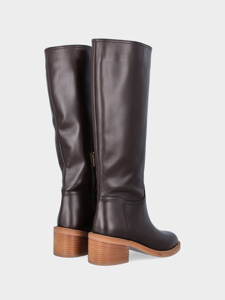 Brown leather boot with semi-tube shaft