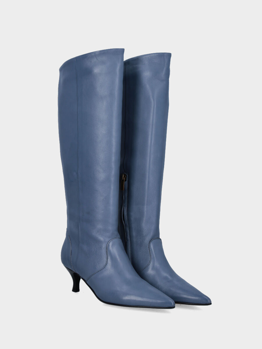 Botte bleue en cuir avec coupe oblique et talon fin